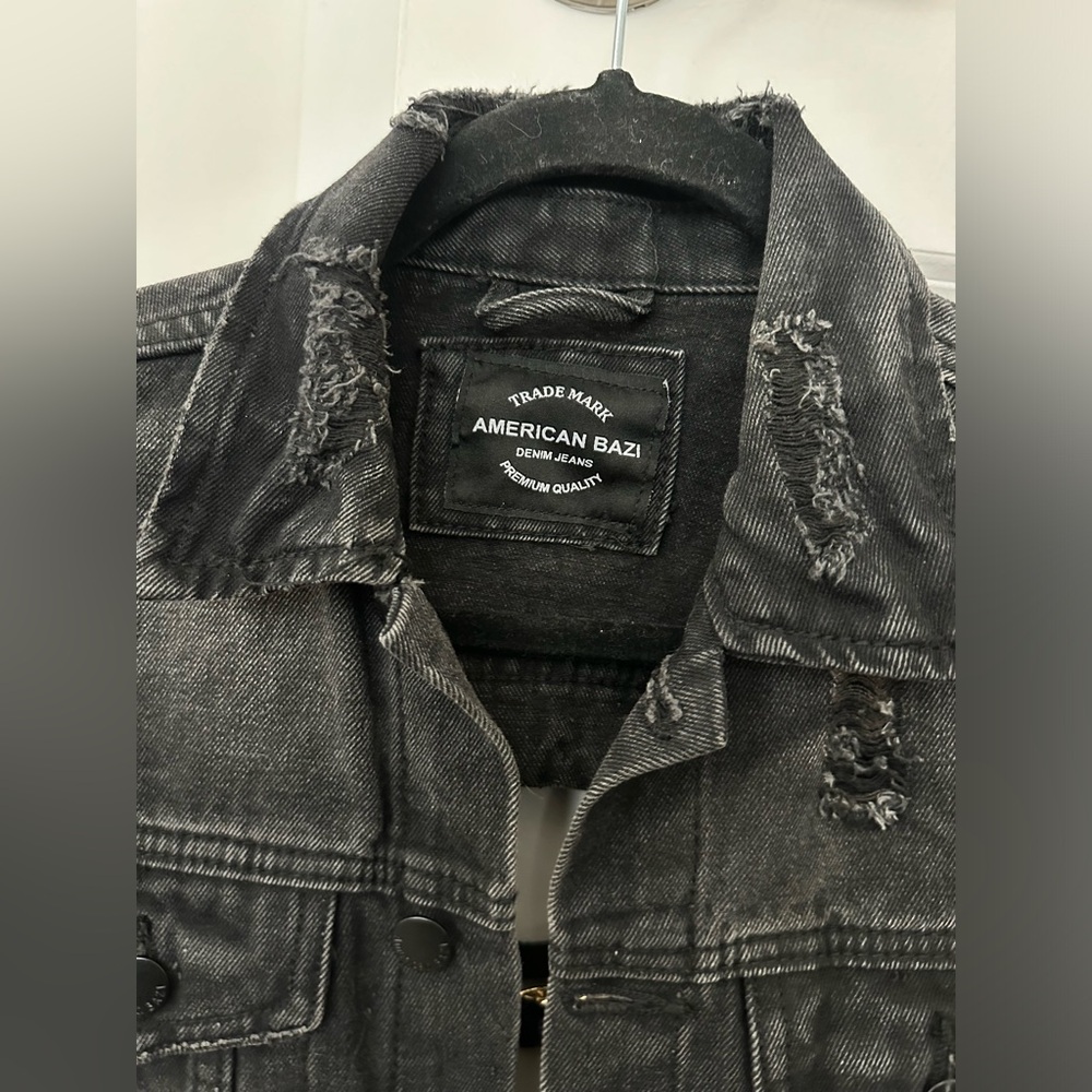 Distressed denim jacket - Picture 2 of 6